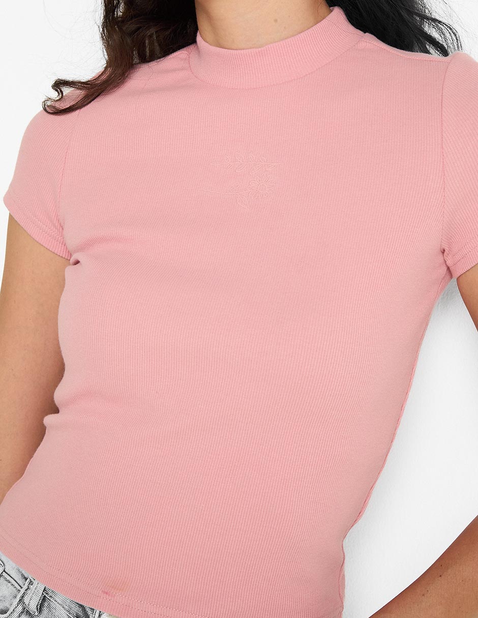 Playera manga corta cuello alto para mujer 4