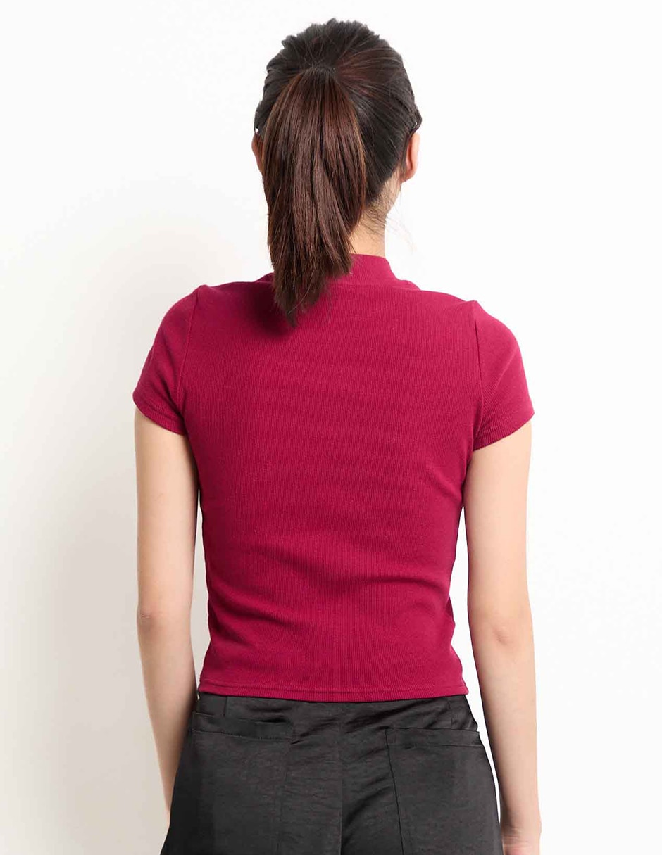 Playera manga corta cuello simulado para mujer 2