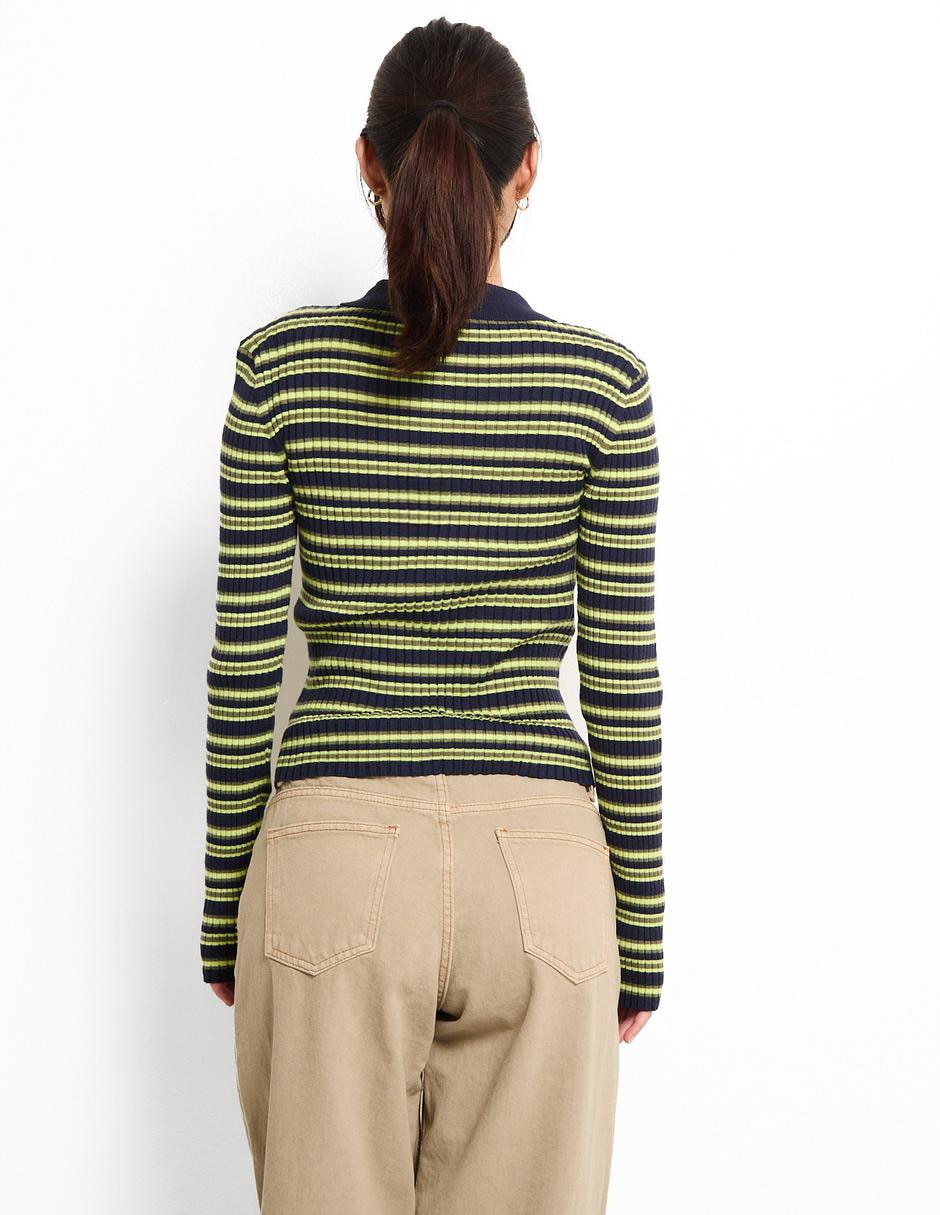 Playera tipo polo para mujer 2