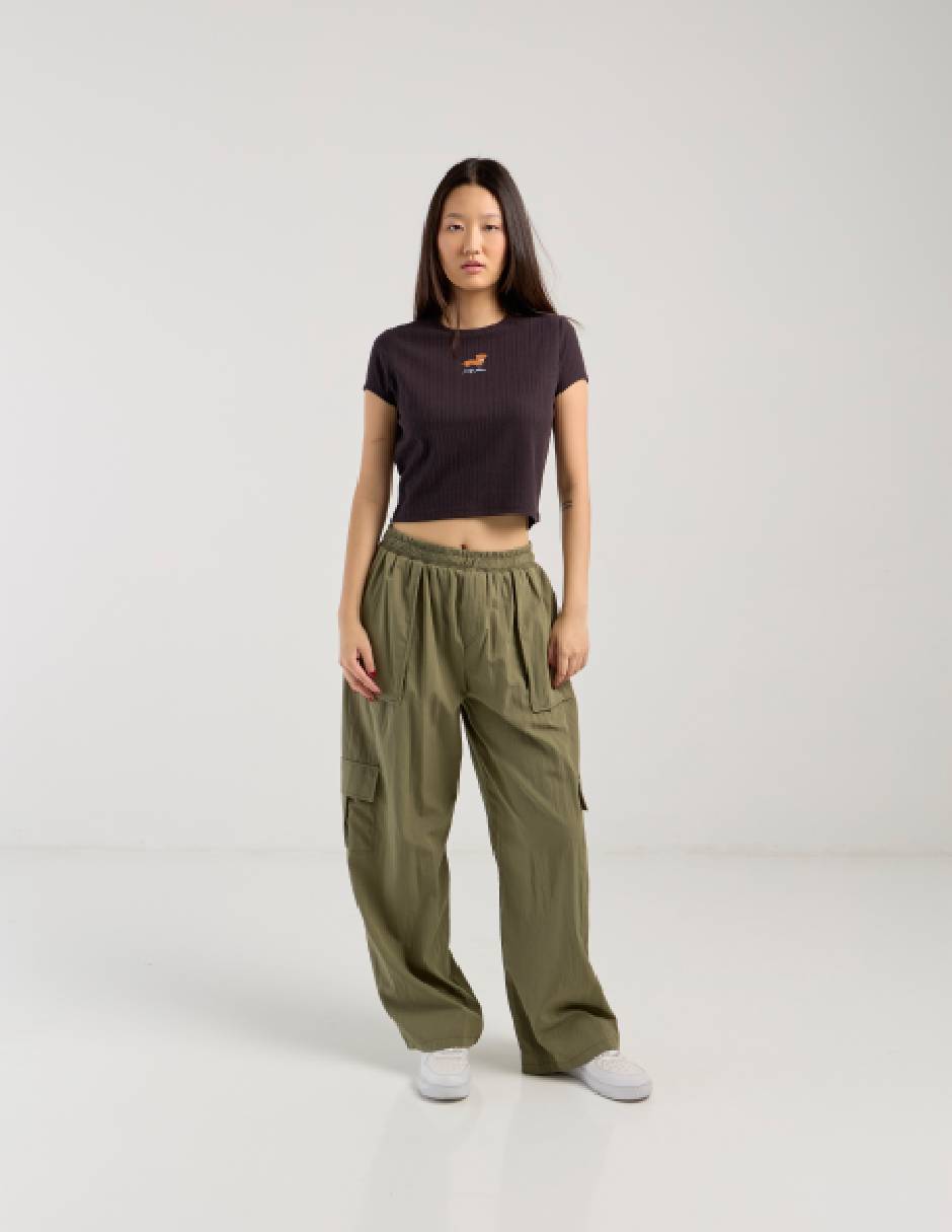 Playera cuello ojal para mujer 3