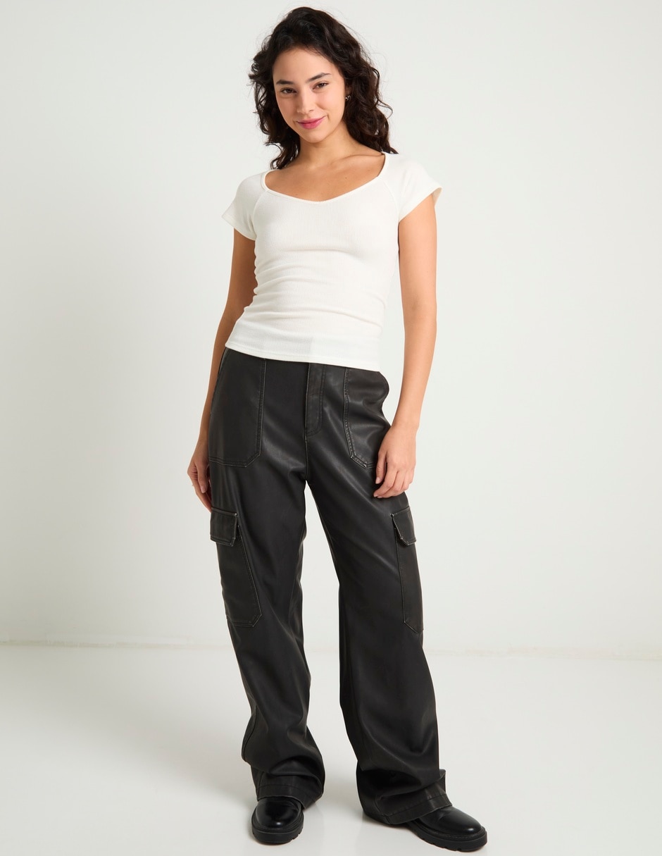 Playera manga corta cuello V para mujer 3