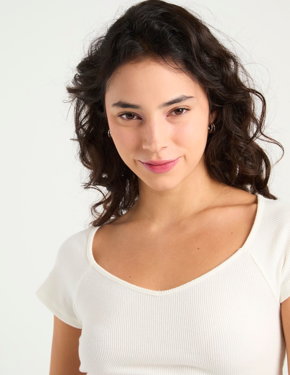 Playera manga corta cuello V para mujer 4