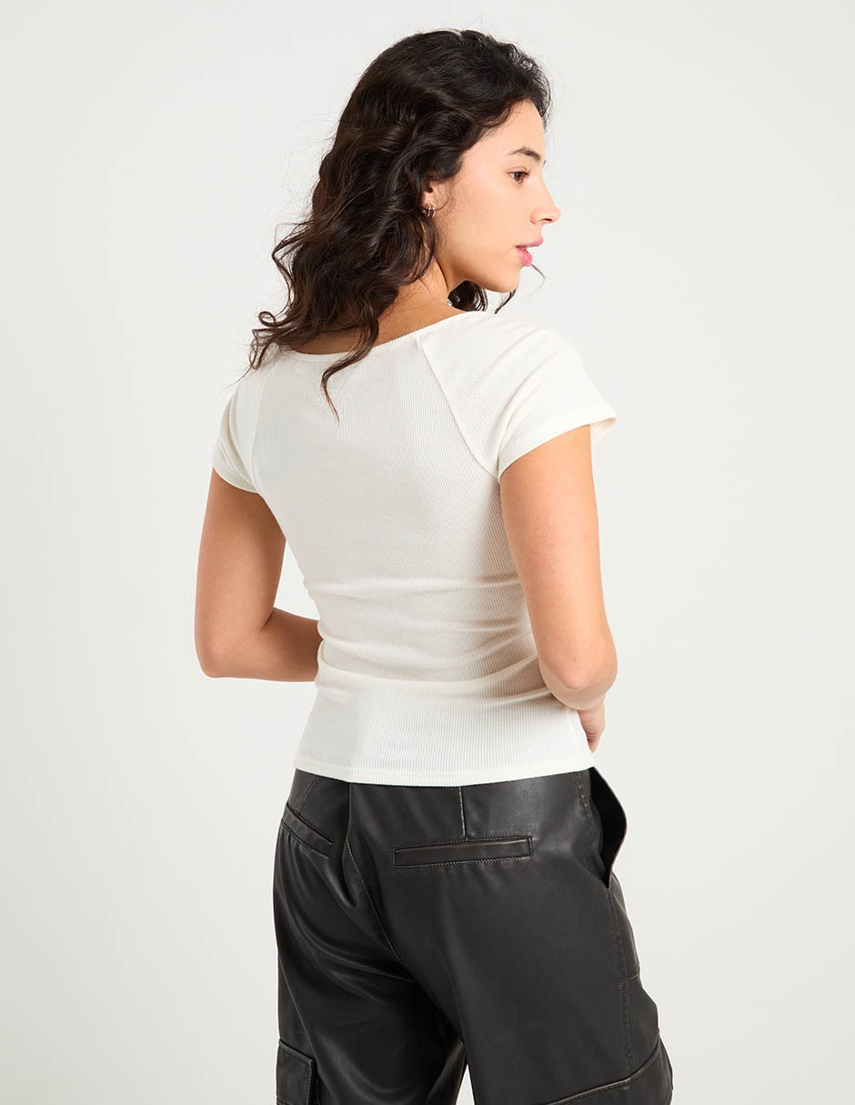 Playera manga corta cuello V para mujer 6
